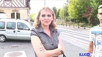 Redă Cristina face sex cu amantul care i-o fute bine in gat xnxx