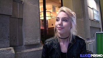 Odtwórz Kimber zachwyca dziwkę z podwójną penetracją w hotelu