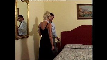 Abspielen Sie ist verrückt nach xxx-Filmen in der xxx-Gruppe