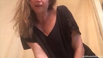 Afspelen Porno schoolmeisjes neukten goed in het poesje nadat ze het werk verlieten