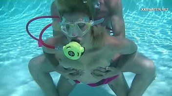Play Sex plus sucking cock underwater where it's the sexiest sensation