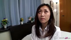 Abspielen Dünne japanische MILF-Stiefmutter beim Hardcore-POV-Casting-Porno