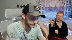 Redă Sophia Sinclair, MILF dolofană, folosește pentru prima dată vibratorul cu colier Foyllyee Butterfly