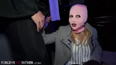 Jouer Un étranger jouit dans la chatte d'une blonde infidèle pendant que son mari regarde - Rebeka Black et George Uhl
