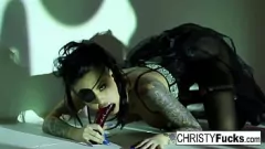 Riproduci Christy Mack: la dama pirata con un culo stupendo e una figa bagnata gocciolante