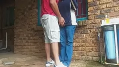 Redă Prins nenorocit în public: Tata Hung nu poate rezista fundului strâns al unei milf
