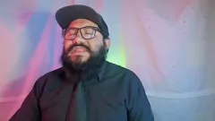 Odtwórz Pokaz gwiazd porno przez kamerę internetową: stand-up z niegrzecznym akcentem