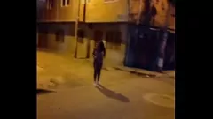 Reproduzir Loira européia Andrea Ortiz fodida ao ar livre: Handjob público e garganta profunda