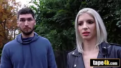 Afspelen Euro babe Missy Luv wordt betaald voor hete poesje seks met vreemde