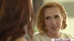 Reproducir Tori Easton y Shiri Allwood en un intenso encuentro a pelo