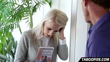 Reproduzir Jornalista loira hardcore bucetinha penetrada por um homem futacios