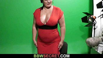 Play Fat babe with fat tits makes a sexy blowjob