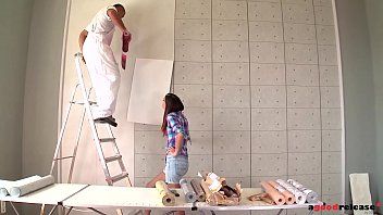 Play The painter anal fucks a brunette and leaves her free in the ass