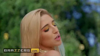 Play Film xnxx 2021 at the pool with a london panorama