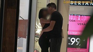 Abspielen Sex mit einer schlechten sexy Verkäuferin macht Hardcore-Sex