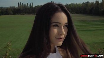Jouer Jeu de sexe anal terminé par une pipe et libre dans la gorge