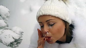 Play Sex with a teenager having sex in the snow