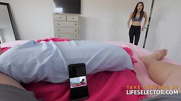 تشغيل صورت كيف أنها تمتص وتدخل في حفرة بوسها