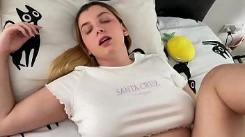 تشغيل لقد ماتت بعد القضيب وتمارس الجنس المتشددين حتى لا تستطيع